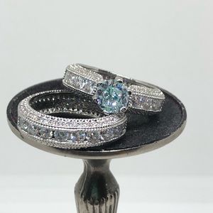 - 925/14kw Gold Round Cut CZ Wedding Set